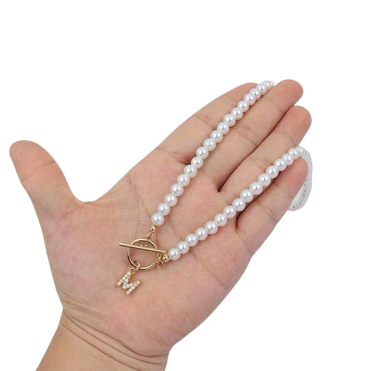 Collar de perlas con inicial